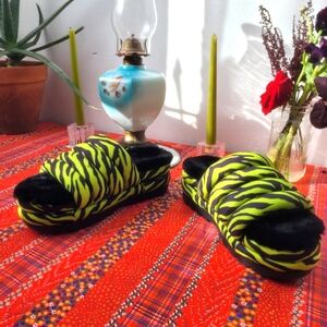 Brand new ugg platform sandals
